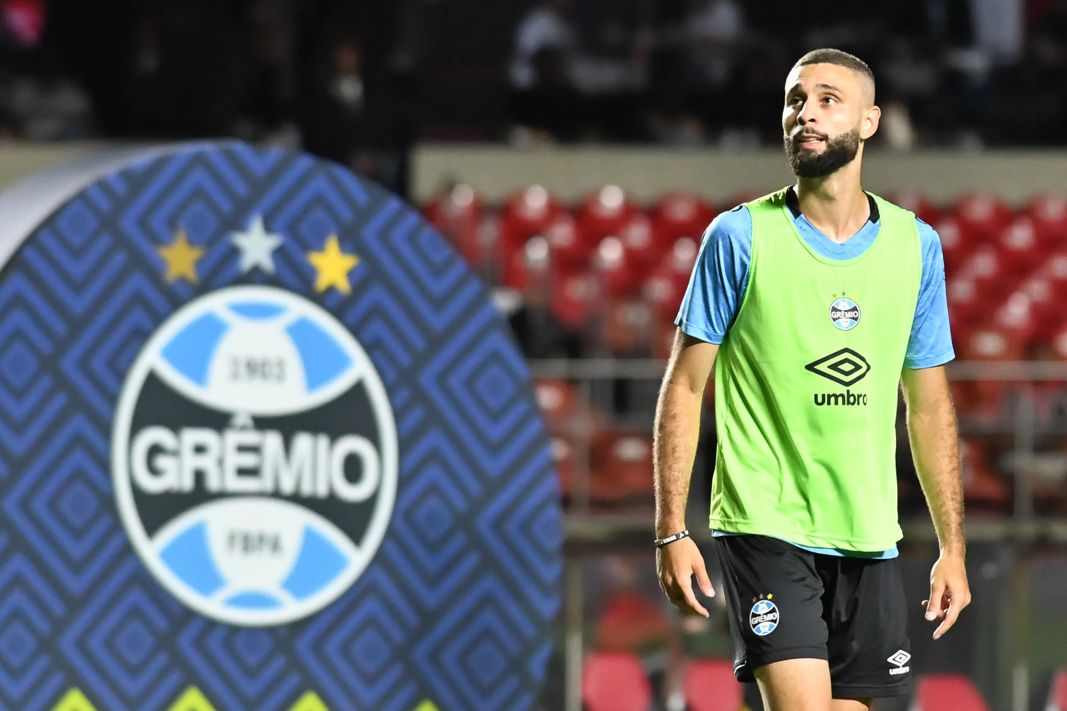 Wagner Leonardo jogador do Gremio durante aquecimento antes da partida contra o Sao Paulo no estadio Morumbi pelo campeonato Brasileiro A 2026. Foto: Jota Erre/AGIF