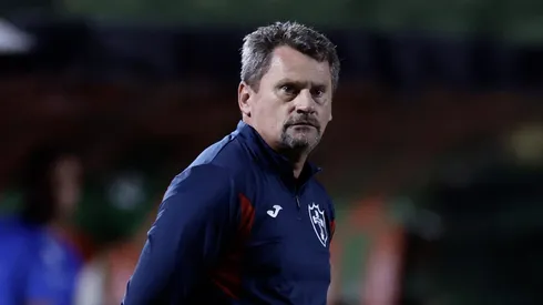 Fabio Matias tecnico do Portuguesa Paulista durante partida contra o Avai no estadio Caninde pelo campeonato Copa Do Brasil 2026. Foto: Marcello Zambrana/AGIF