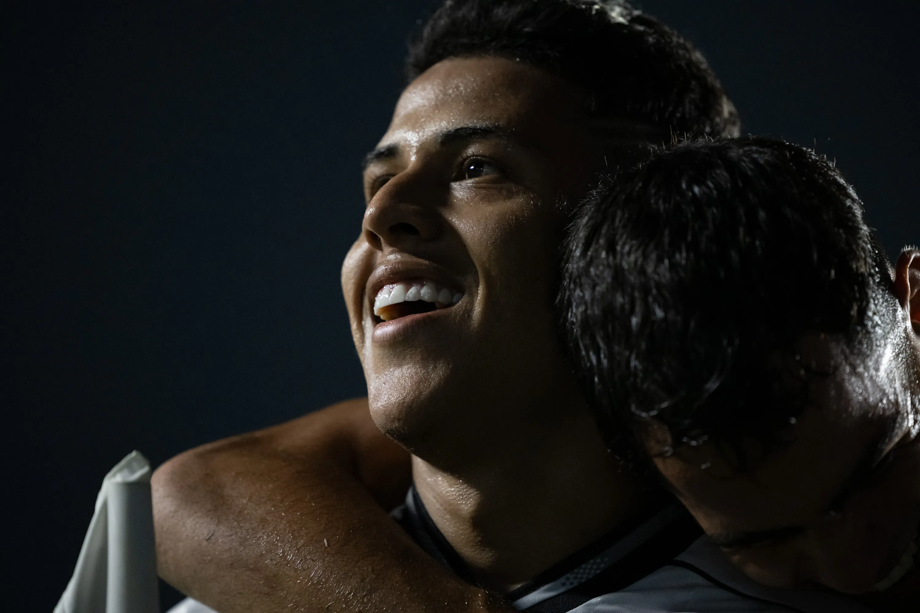 Matheus Martins jogador do Botafogo comemora seu gol durante partida contra o Vasco no estadio Sao Januario pelo campeonato Brasileiro A 2026. Foto: Jorge Rodrigues/AGIF