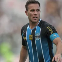 Arthur rebate informações falsas e nega problemas no Grêmio