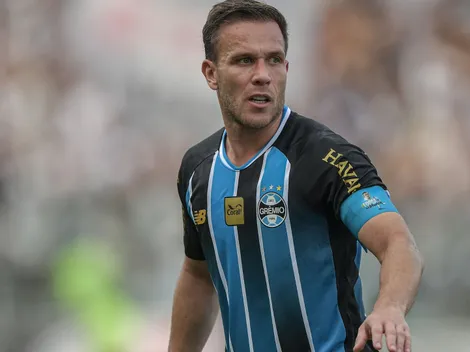 Arthur rebate informações falsas e nega problemas no Grêmio