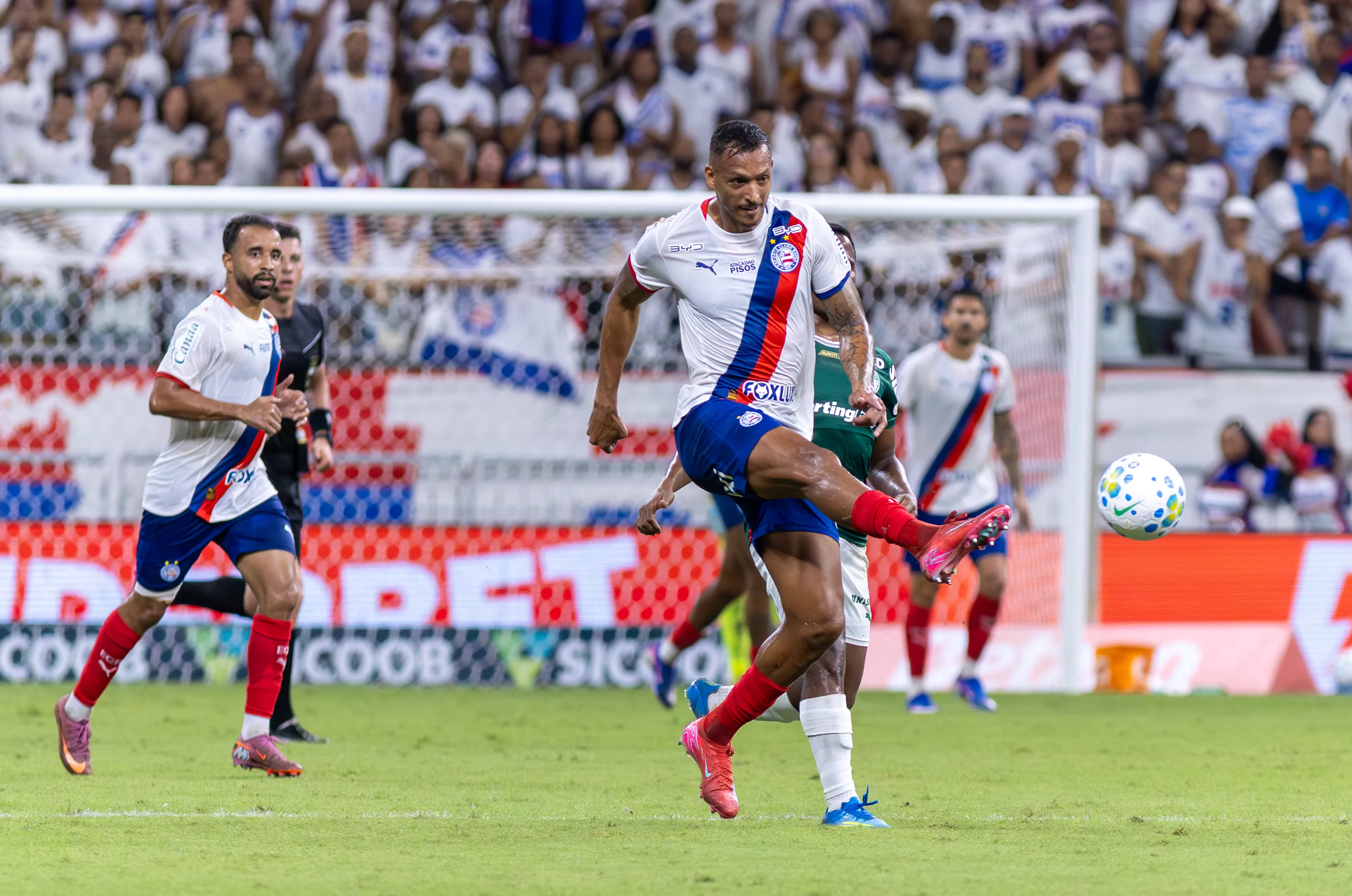 BA – SALVADOR – 05/04/2026 – BRASILEIRO A 2026, BAHIA X PALMEIRAS – David Duarte jogador do Bahia durante partida contra o Palmeiras no estadio Arena Fonte Nova pelo campeonato Brasileiro A 2026. Foto: Marcio Jose/AGIF
