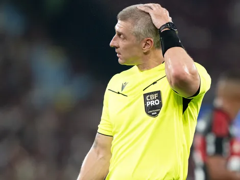 PC Oliveira concorda com pênalti em cima de Arrascaeta em Flamengo x Santos