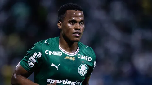 Arias desfalca o Palmeiras contra o Corinthians.