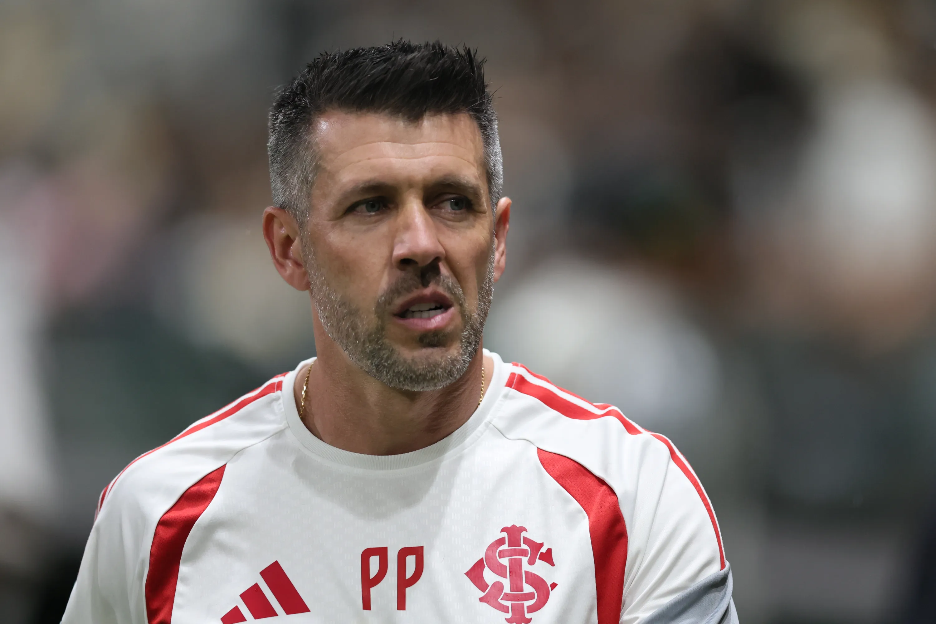 MG – BELO HORIZONTE – 11/03/2026 – BRASILEIRO A 2026, ATLETICO X INTERNACIONAL – Paulo Pezzolano tecnico do Internacional durante partida contra o Atletico no estadio Arena MRV pelo campeonato Brasileiro A 2026. Foto: Gilson Lobo/AGIF