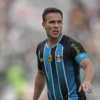 Arthur explica situação sobre permanência no Grêmio e contrato com a Juventus