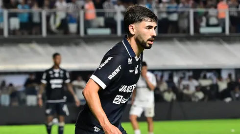 Taliari jogador do Remo durante partida contra o Santos no estadio Vila Belmiro pelo campeonato Brasileiro A 2026. Foto: Jota Erre/AGIF