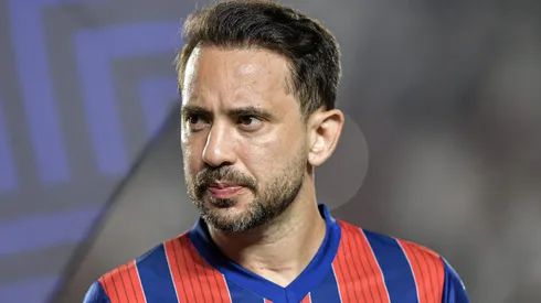 Everton Ribeiro durante confronto entre Vasco e Bahia no Brasileirão de 2026.