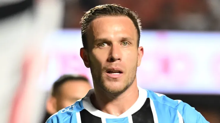 Arthur jogador do Gremio durante partida contra o Sao Paulo no estadio Morumbi pelo campeonato Brasileiro A 2026. Foto: Jota Erre/AGIF