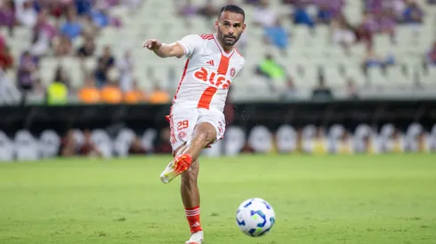 Thiago Maia jogador do Internacional durante partida contra o Fortaleza no estadio Arena Castelao pelo campeonato Brasileiro A 2025.