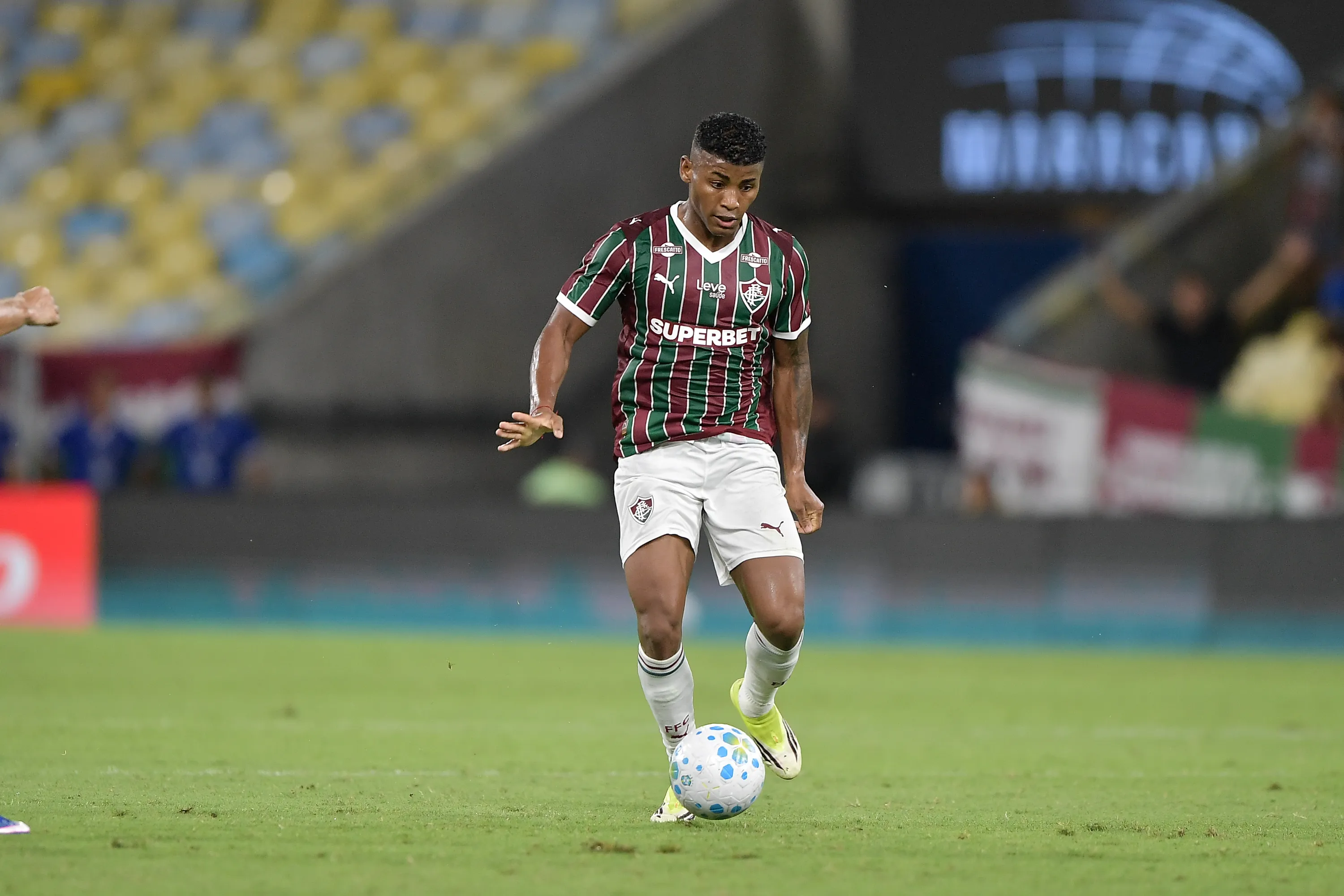 RJ – RIO DE JANEIRO – 21/03/2026 – BRASILEIRO A 2026, FLUMINENSE X ATLETICO-MG – Hercules jogador do Fluminense durante partida contra o Atletico-MG no estadio Maracana pelo campeonato Brasileiro A 2026. Foto: Thiago Ribeiro/AGIF