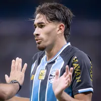 Pedro Gabriel exalta ajuda de Marlon no dia a dia do Grêmio