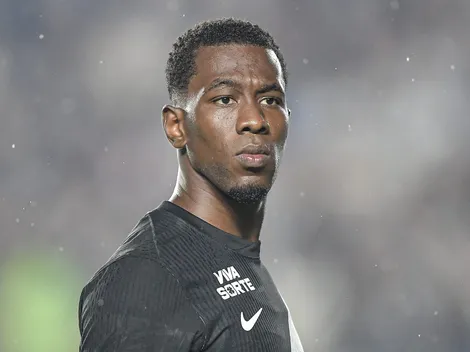 Vasco deve ter três zagueiros contra o Barracas Central