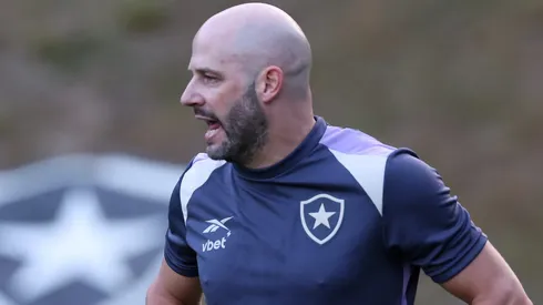 Franclim Carvalho durante treinamento do Botafogo.