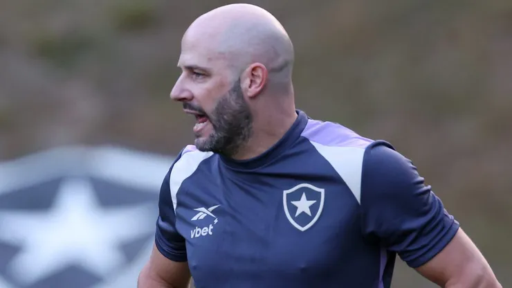 Franclim Carvalho durante treinamento do Botafogo.
