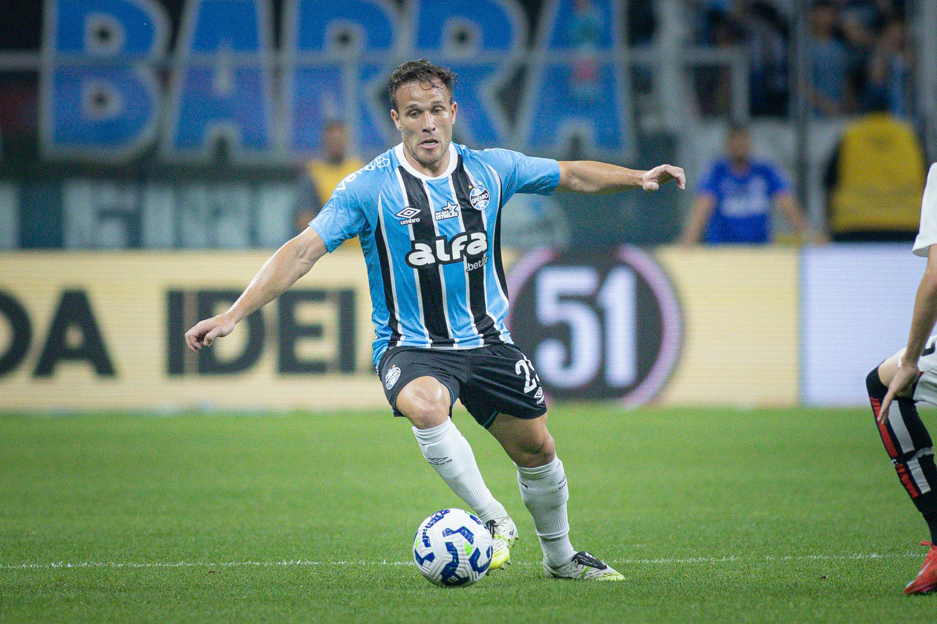 Arthur atuando no Grêmio – . Foto: Maxi Franzoi/AGIF