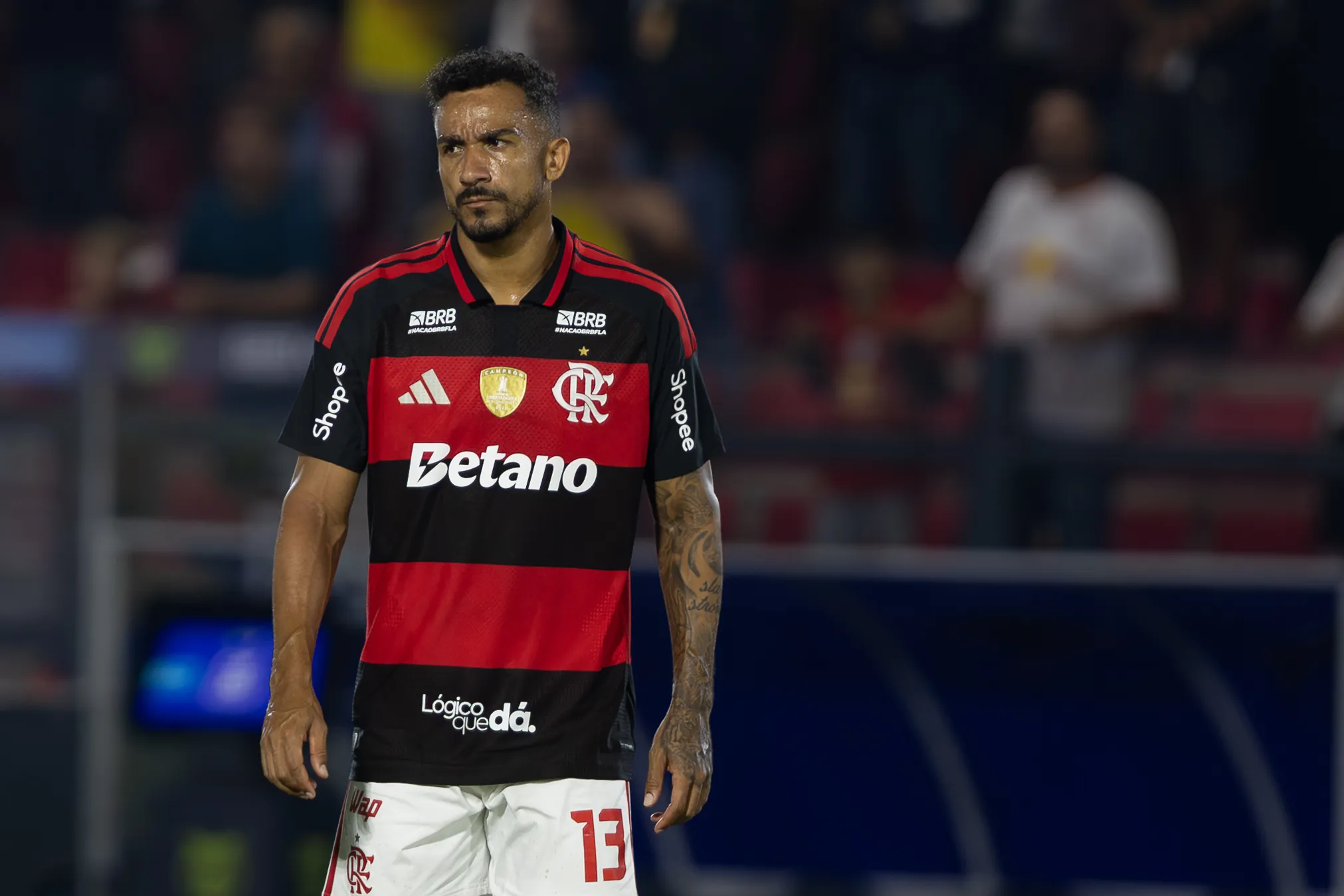 DANILO jogador do Flamengo lamenta DERROTA NA partida contra o Bragantino no estadio Cicero De Souza Marques pelo campeonato Brasileiro A 2026. Foto: Joisel Amaral/AGIF