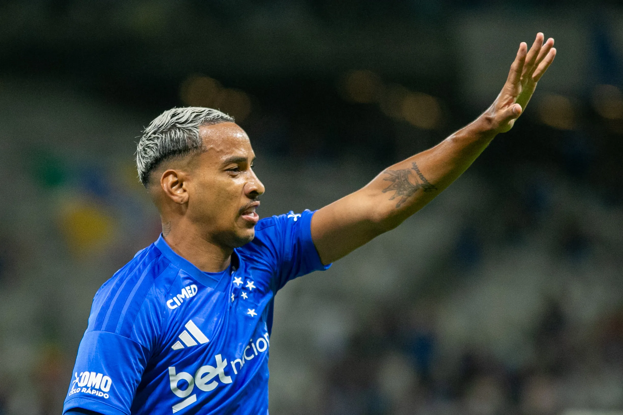 Matheus Pereira jogador do Cruzeiro comemora seu gol durante partida contra o Corinthians no estadio Mineirao pelo campeonato Brasileiro A 2026. Foto: Fernando Moreno/AGIF
