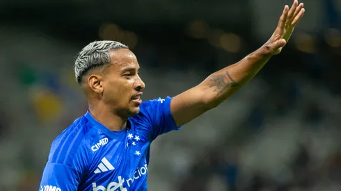 Matheus Pereira jogador do Cruzeiro comemora seu gol durante partida contra o Corinthians no estadio Mineirao pelo campeonato Brasileiro A 2026. Foto: Fernando Moreno/AGIF