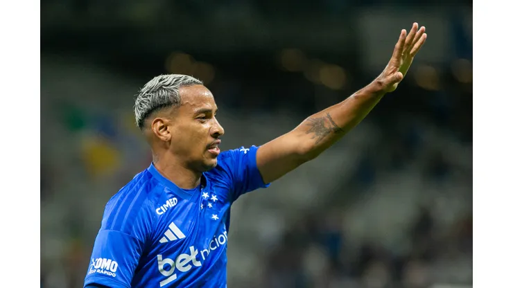 Matheus Pereira jogador do Cruzeiro comemora seu gol durante partida contra o Corinthians no estadio Mineirao pelo campeonato Brasileiro A 2026. Foto: Fernando Moreno/AGIF