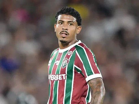 John Kennedy contesta decisões em estréia do Fluminense