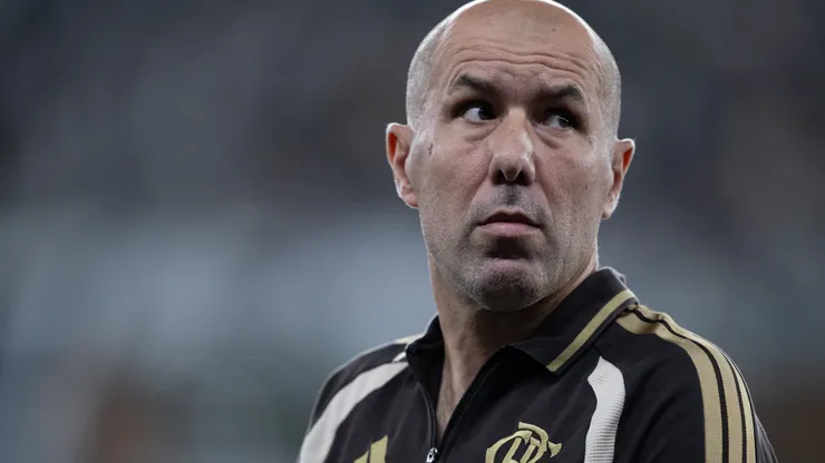 Leonardo Jardim técnico do Flamengo durante partida contra o Botafogo no estádio Engenhão pelo campeonato Brasileiro A 2026. Foto: Jorge Rodrigues/AGIF