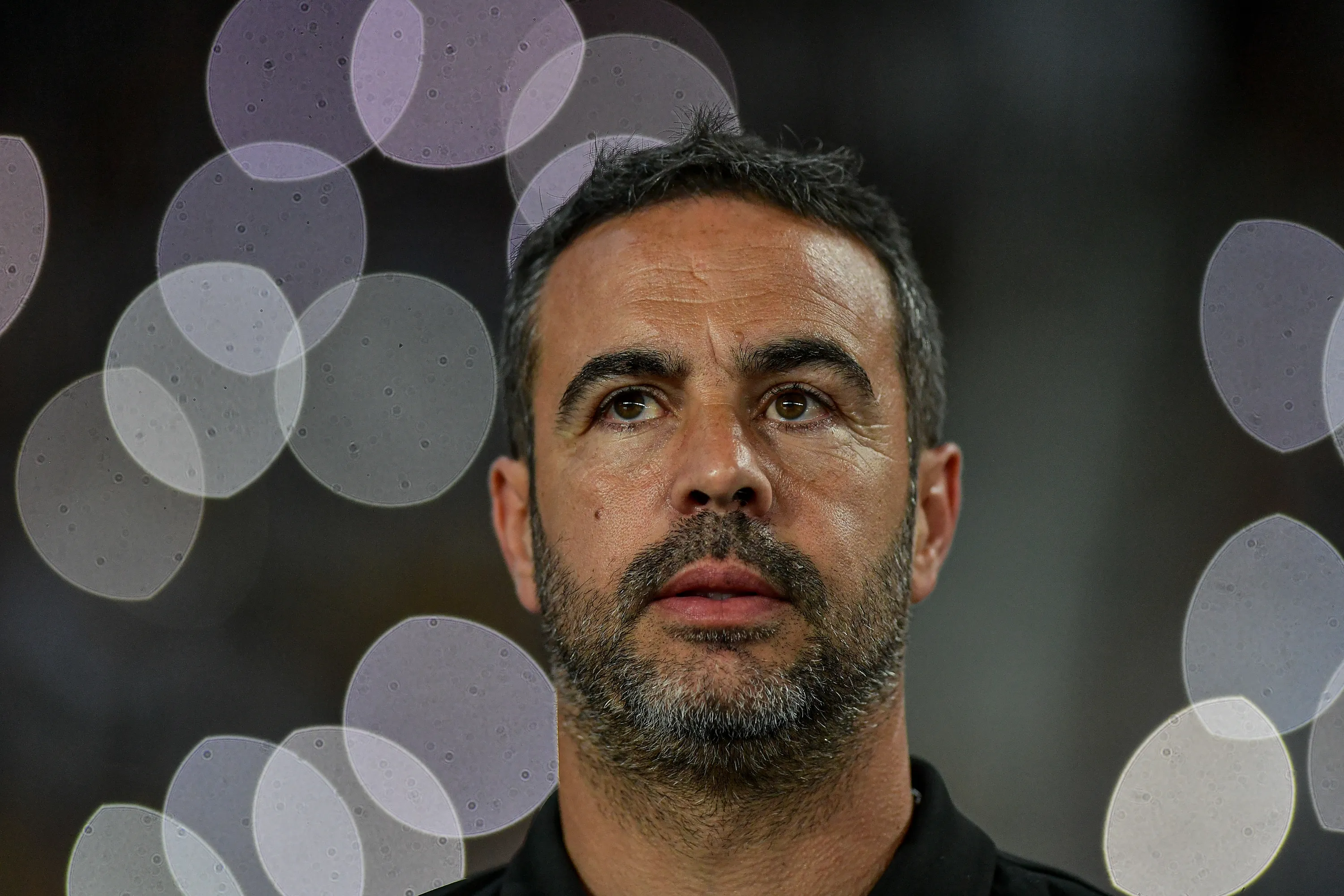 RJ – RIO DE JANEIRO – 02/05/2024 – COPA DO BRASIL 2024, BOTAFOGO X VITORIA – Artur Jorge tecnico do Botafogo durante partida contra o Vitoria no estadio Engenhao pelo campeonato Copa Do Brasil 2024. Foto: Thiago Ribeiro/AGIF