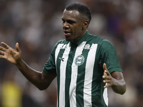 Jacy se recupera de lesão e participa de treino do Coritiba