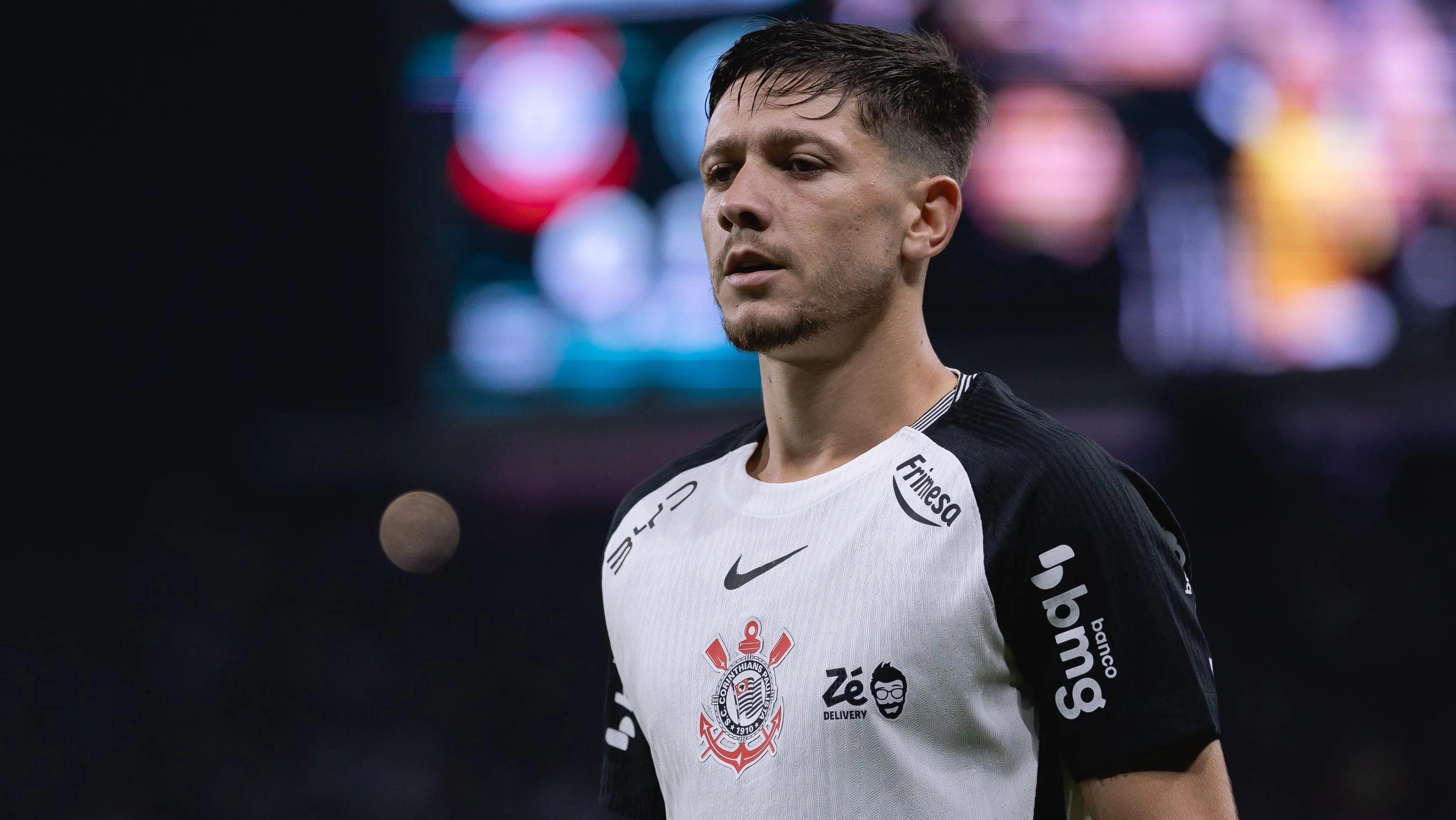 Rodrigo Garro em campo pelo Corinthians. Foto: Ettore Chiereguini/AGIF