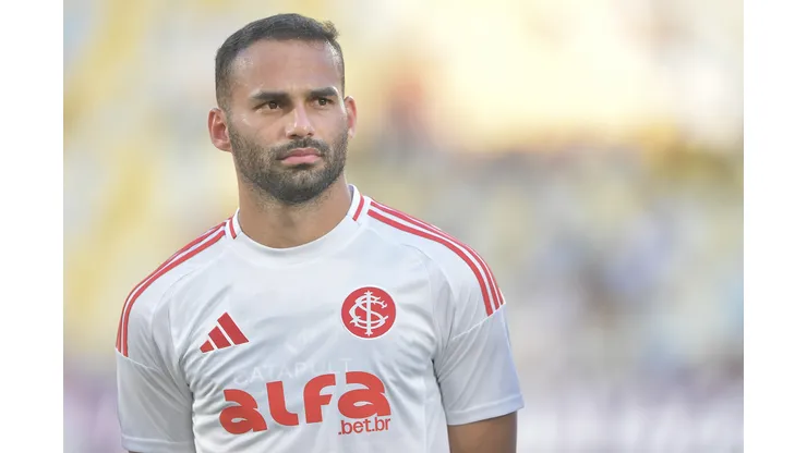 RJ - RIO DE JANEIRO - 25/10/2025 - BRASILEIRO A 2025, FLUMINENSE X INTERNACIONAL - Thiago Maia jogador do Internacional durante partida contra o Fluminense no estadio Maracana pelo campeonato Brasileiro A 2025. Foto: Thiago Ribeiro/AGIF