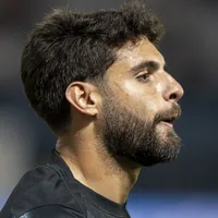 Yuri Alberto desembarca em Buenos Aires com Corinthians