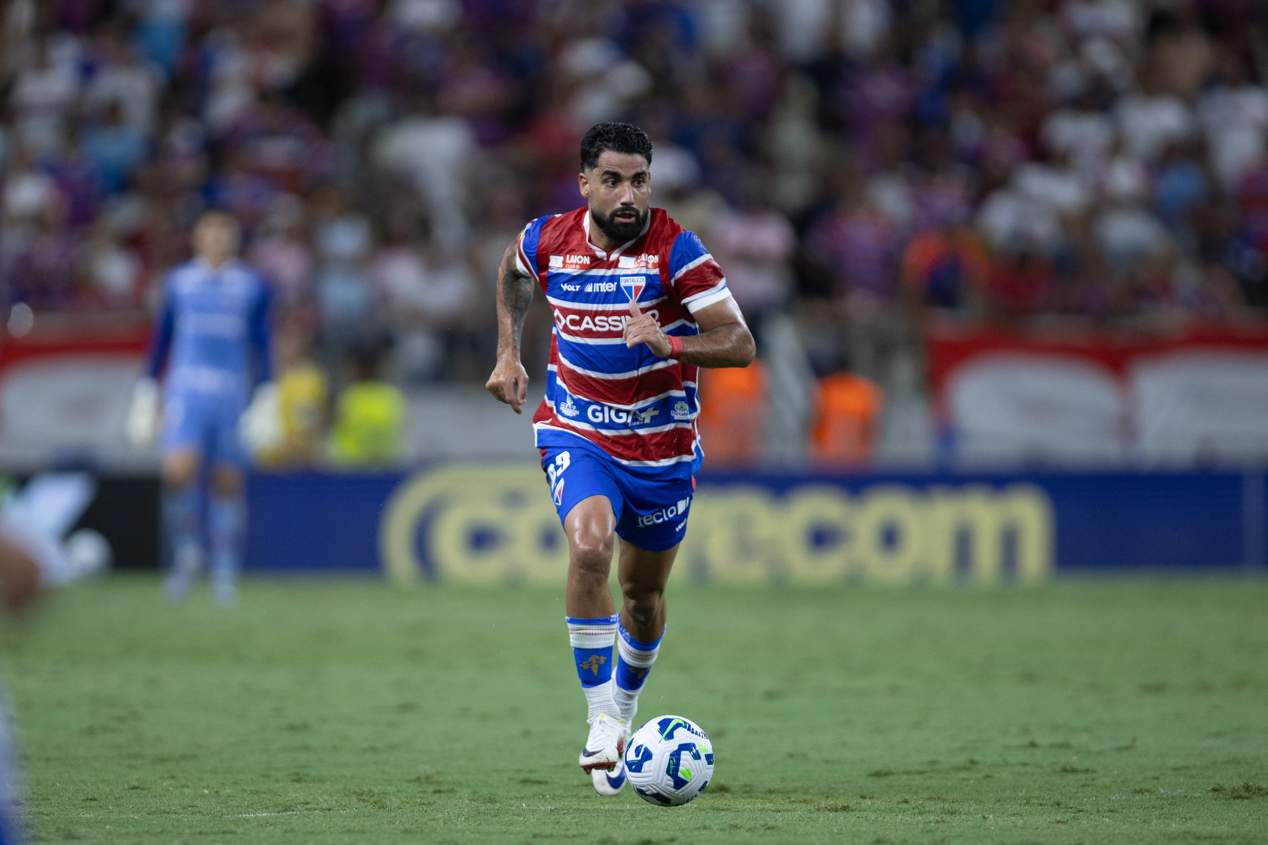 britez jogador do Fortaleza durante partida contra o Vasco no estadio Arena Castelao pelo campeonato Brasileiro A 2025. Foto: Baggio Rodrigues/AGIF