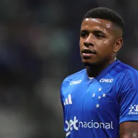 Arroyo irrita torcida do Cruzeiro e declara desejo de jogar no Barcelona-EQU