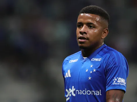 Arroyo irrita torcida do Cruzeiro e declara desejo de jogar no Barcelona-EQU