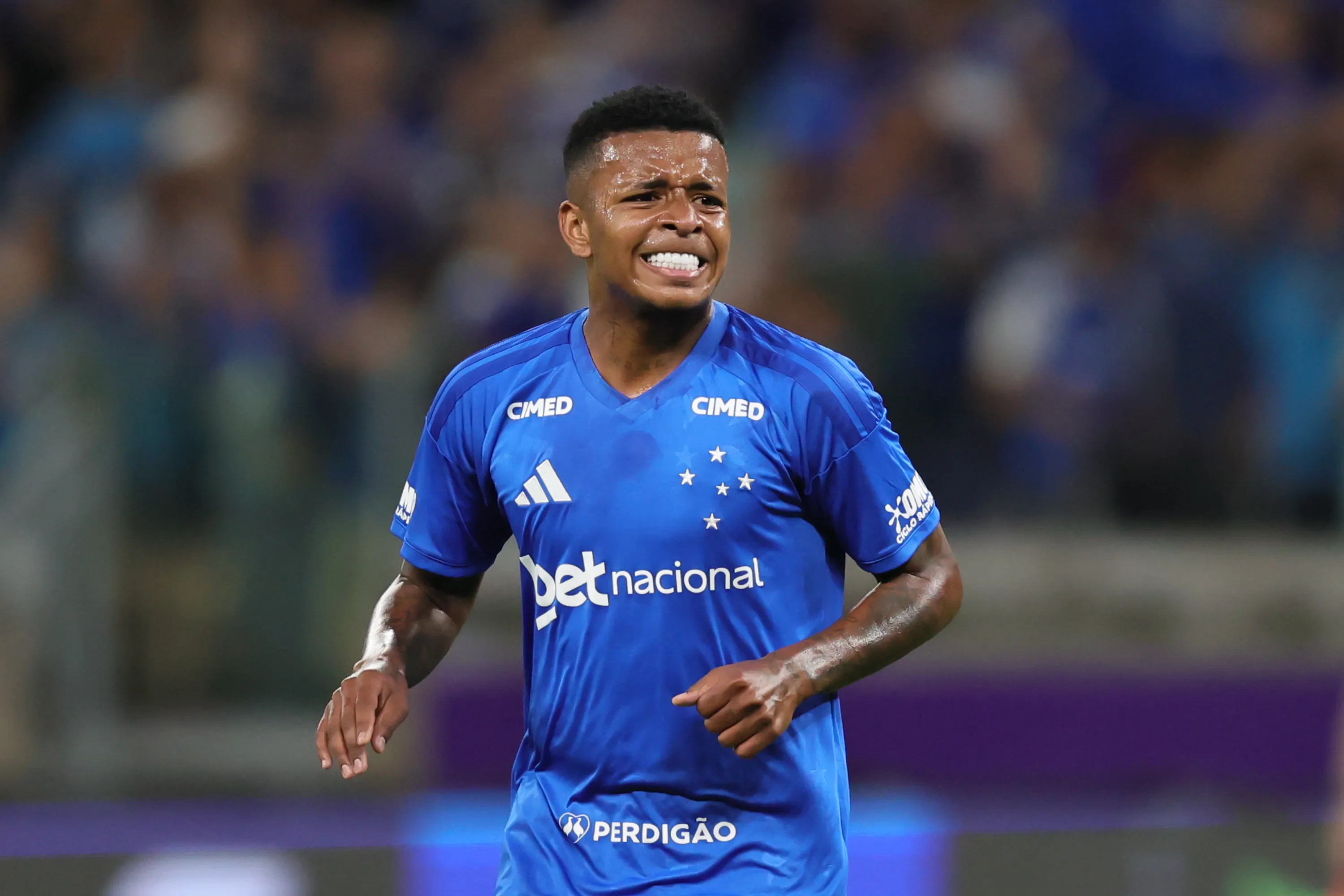 MG – BELO HORIZONTE – 01/04/2026 – BRASILEIRO A 2026, CRUZEIRO X VITORIA – Keny Arroyo jogador do Cruzeiro lamenta durante partida contra o Vitoria no estadio Mineirao pelo campeonato Brasileiro A 2026. Foto: Gilson Lobo/AGIF