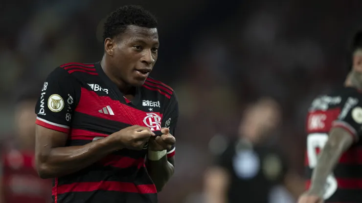 Plata jogador do Flamengo comemora seu gol durante partida contra o Juventude no estádio Maracanã pelo campeonato Brasileiro A 2024. Foto: Jorge Rodrigues/AGIF