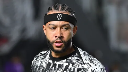 Memphis Depay não desfalcará o Corinthians.