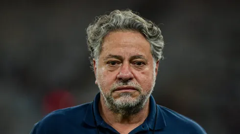 Casares pode ser expulso do São Paulo.