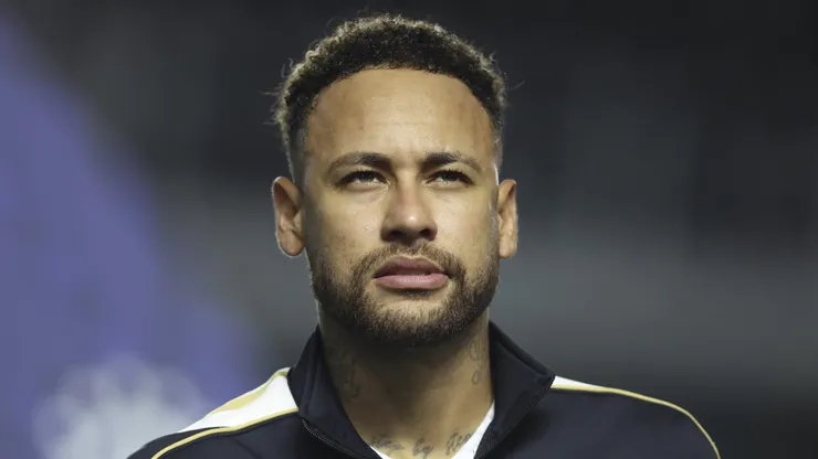 Neymar em campo pelo Santos. (Photo by Alexandre Schneider/Getty Images)