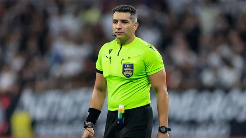 O árbitro Felipe Fernandes de Lima. Foto: Marcello Zambrana/AGIF