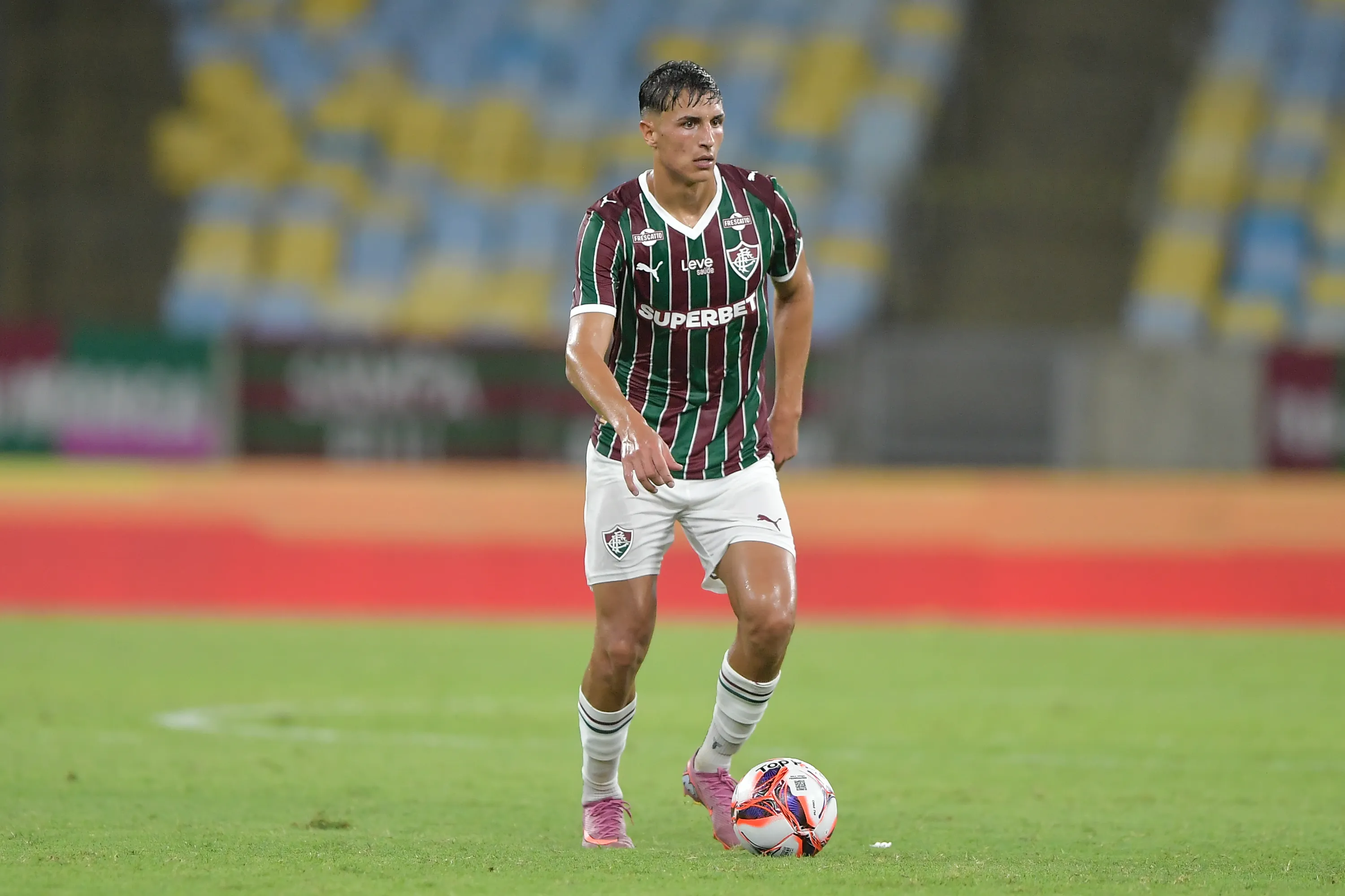 Bernal atuando no Fluminense – Foto: Thiago Ribeiro/AGIF