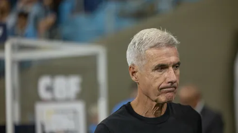 Luis Castro tecnico do Gremio durante partida contra o Bragantino no estadio Arena do Gremio pelo campeonato Brasileiro A 2026.