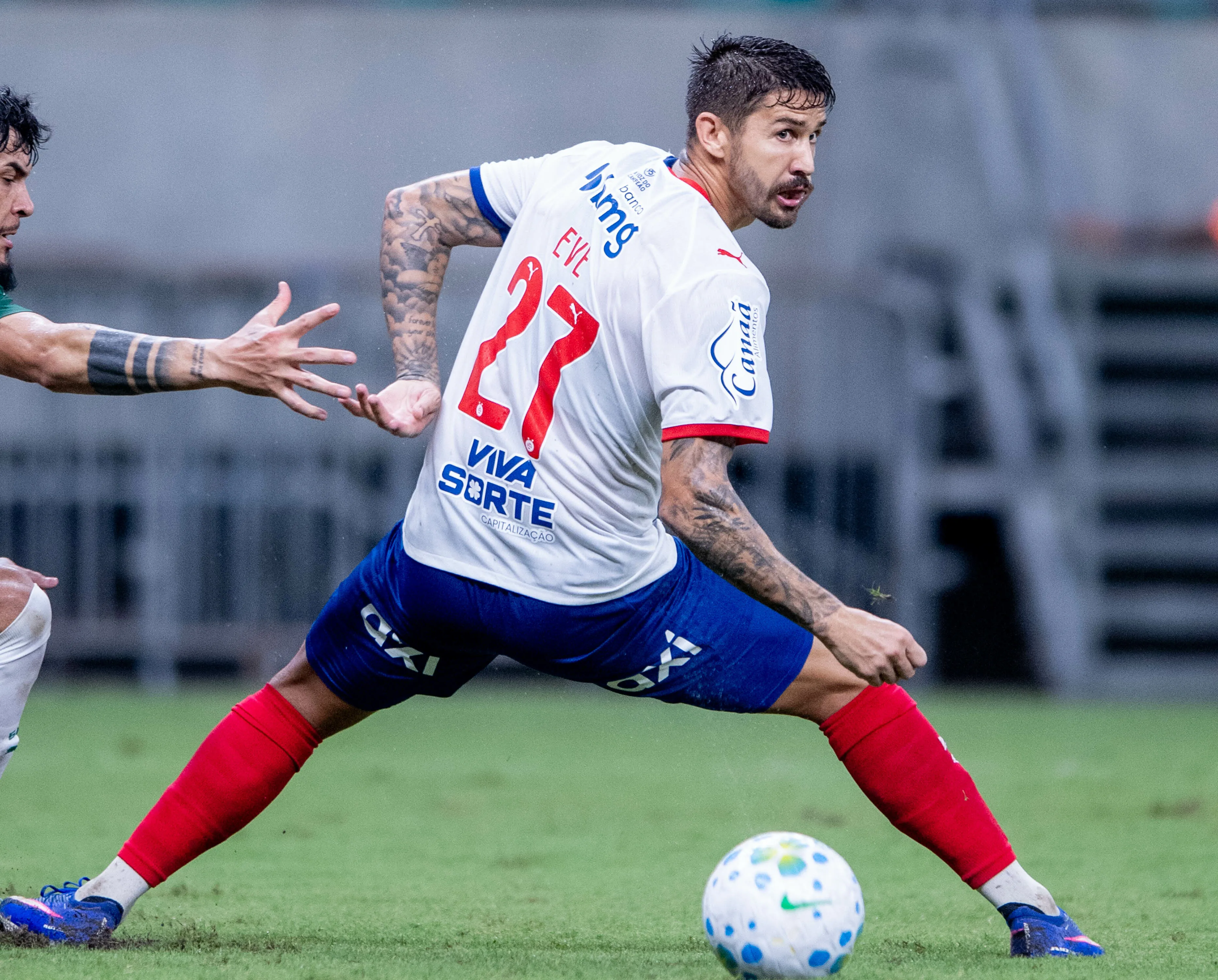 BA – SALVADOR – 05/04/2026 – BRASILEIRO A 2026, BAHIA X PALMEIRAS – Everaldo jogador do Bahia durante partida contra o Palmeiras no estadio Arena Fonte Nova pelo campeonato Brasileiro A 2026. Foto: Jhony Pinho/AGIF