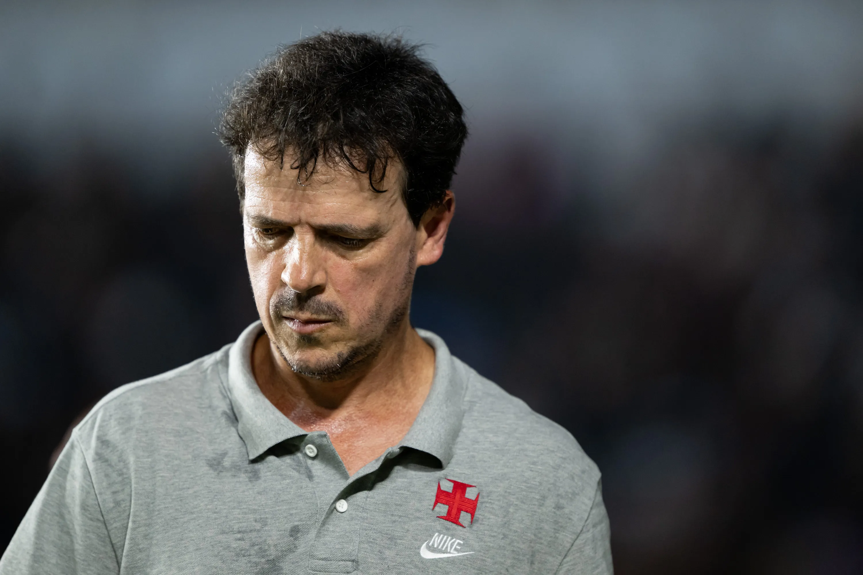 Fernando Diniz durante partida entre Vasco e Volta Redonda no Campeonato Carioca de 2026. Foto: Jorge Rodrigues/AGIF