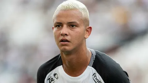 Kayke durante confronto contra o Juventude no Campeonato Brasileiro de 2025.