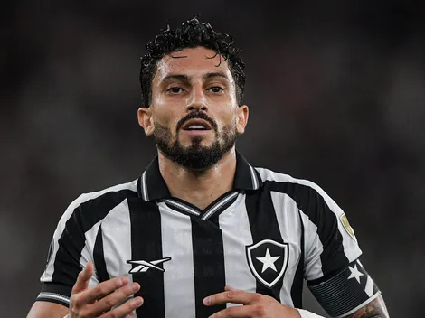 Alex Telles segue como dúvida no Botafogo contra o Coritiba