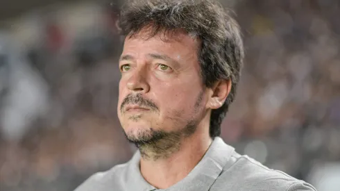 Diniz durante confronto entre Vasco e Maricá no Campeonato Carioca de 2026.