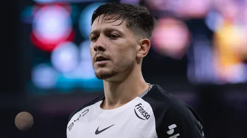 Rodrigo Garro durante confronto contra o Coritiba no Brasileirão de 2026.