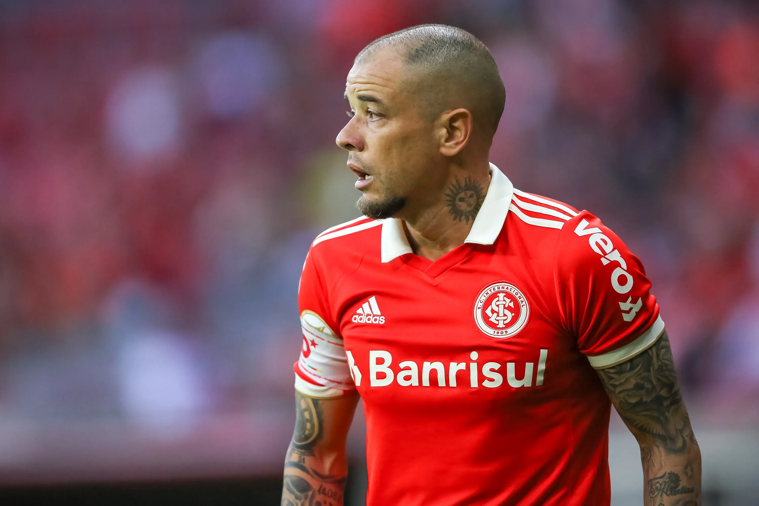 D’Alessandro, ex-jogador do Internacional durante partida contra o Fortaleza no estadio Beira-Rio pelo campeonato Brasileiro A 2022. Foto: Pedro H. Tesch/AGIF