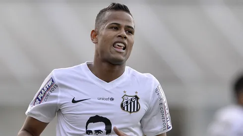 Geuvanio do Santos durante partida contra o Corinthians pelo Campeonato Brasileiro A 2015 na Vila Belmiro. Foto: Mauro Horita/AGIF